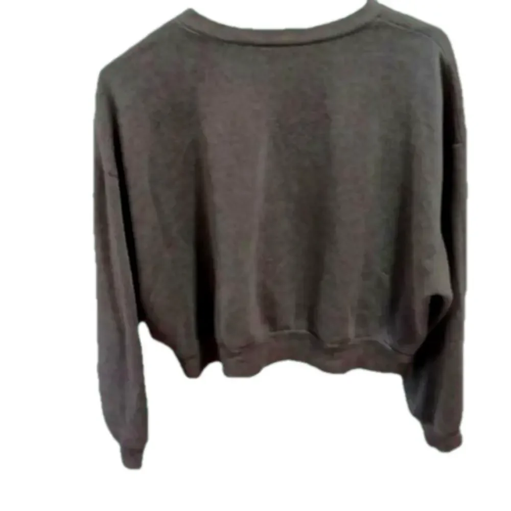 ( 311 )  Wild Fable. Grey cropped sweatshirt - Picture 3 of 3